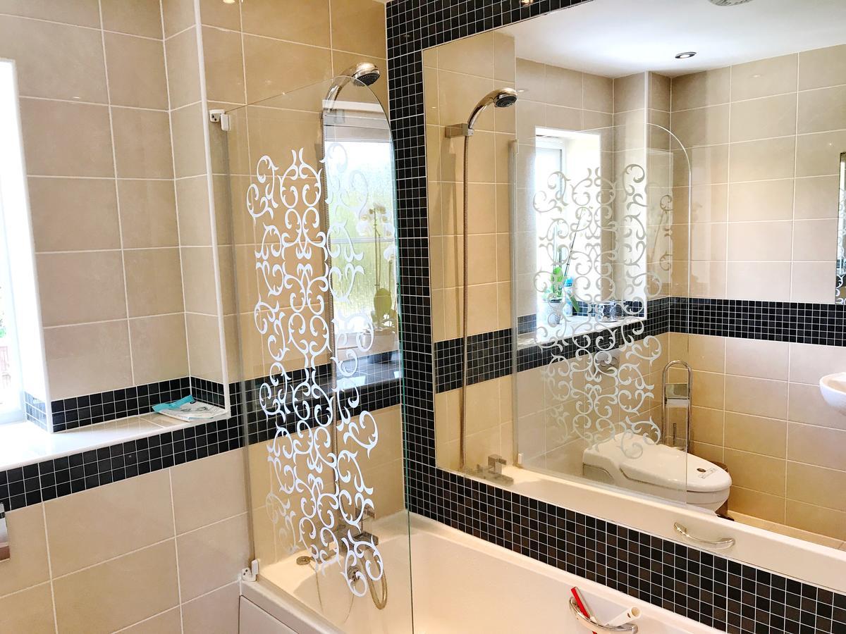 Bed and Breakfast Moon House Вітні Екстер'єр фото